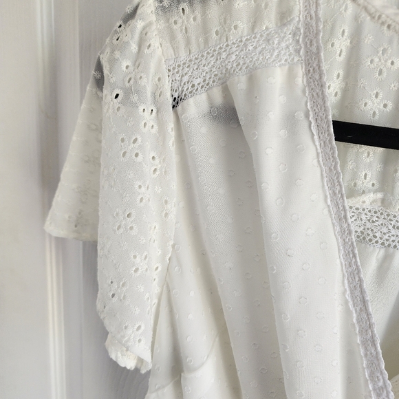 TORRID Babydoll Chiffon Clip Dot White Tunic Sz 1 - Picture 4 of 7